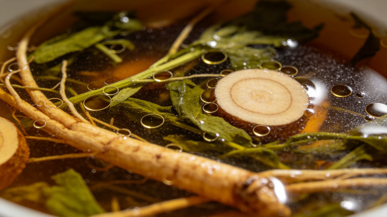 Latest company Cases about Herbal Soup Singapore Myths vs Facts - Traditional Wisdom Meets Modern Science | ZeaGrove