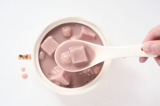 Buy Winter Nourishing Taro Paste Lotus Seed Soup Including White Fungus Ideal for Seasonal Health and Comfort online manufacture